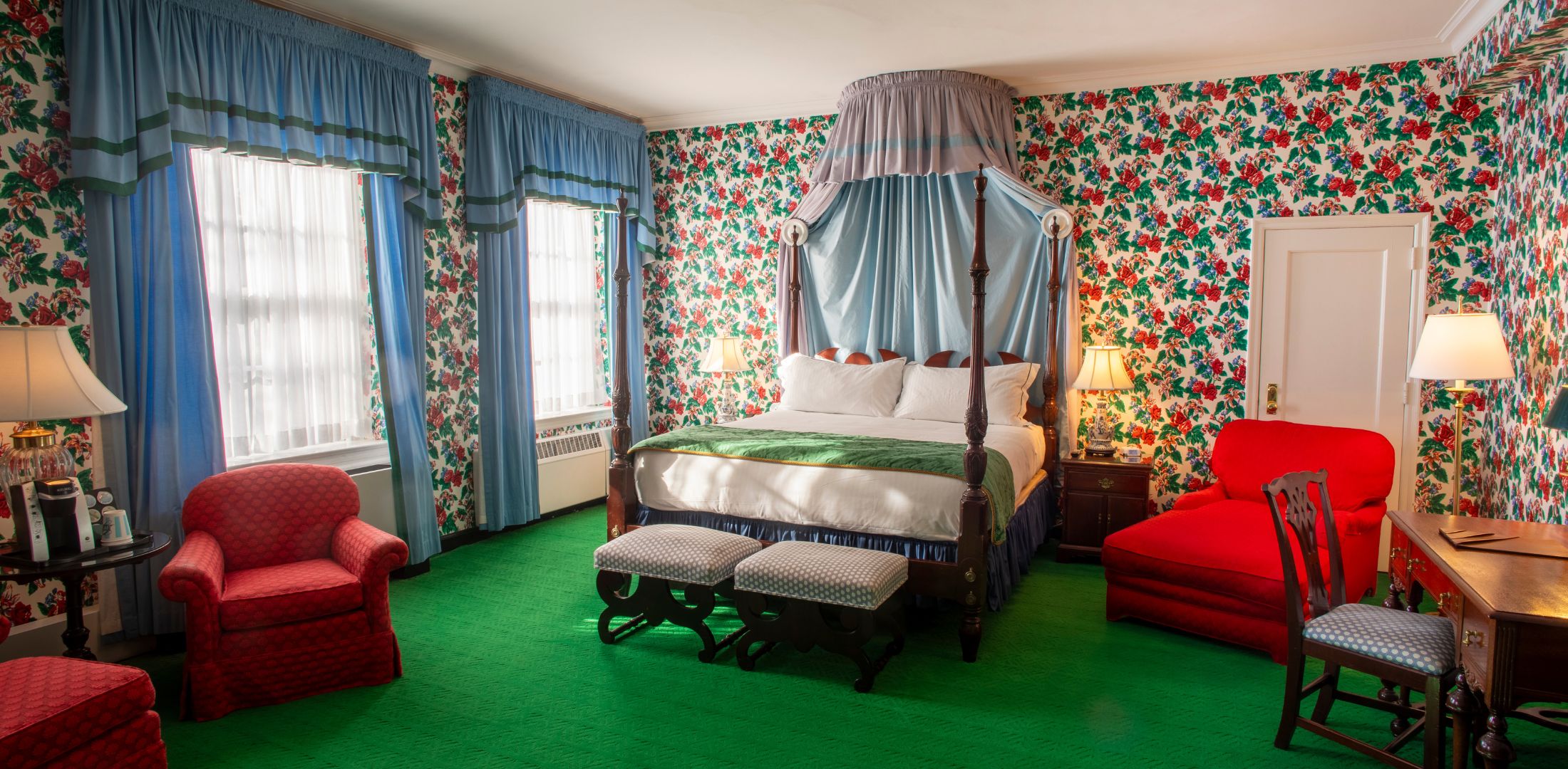 The Greenbrier logo